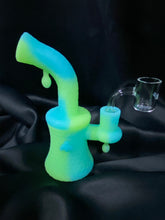 Load image into Gallery viewer, Stratus Silicone Bee Rig