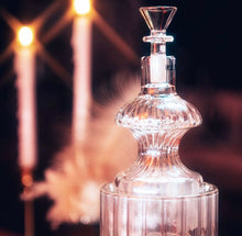 Load image into Gallery viewer, Grav Monarch Gravity Bong