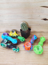 Load image into Gallery viewer, Silicone Glass Pipe W/Spoon