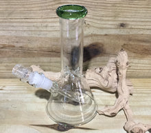 Load image into Gallery viewer, Glass Bong 8"