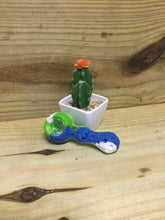 Load image into Gallery viewer, Stratus Silicone Bee Spoon Pipe 4"