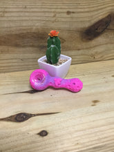 Load image into Gallery viewer, Stratus Silicone Bee Spoon Pipe 4"