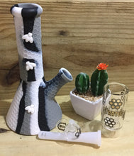 Load image into Gallery viewer, Stratus Bee Silicone Water Pipe