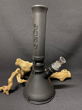 Load image into Gallery viewer, Eyce Beaker Silicone Water Pipe