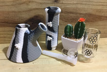 Load image into Gallery viewer, Stratus Bee Silicone Water Pipe