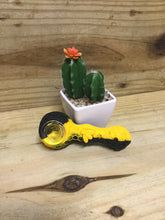 Load image into Gallery viewer, Stratus Silicone Bee Spoon Pipe 4"