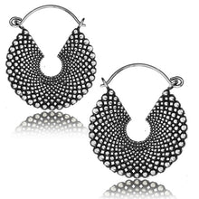 Load image into Gallery viewer, Earrings QER032
